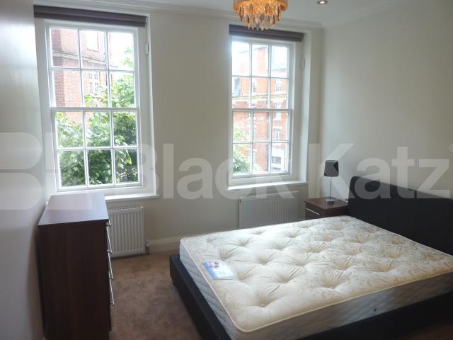 Spacious three bed two bath minutes to Hyde Park & Oxford Street Harrowby Street, Marble Arch